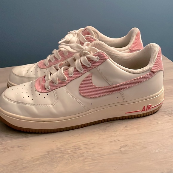 Nike retros, red and white pinstripes - Picture 1 of 1